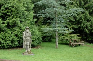 Abbotsford Garden Edie Ochiltree statue Scotiana.com 2007