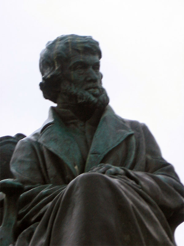 Head of Thomas Carlyle Statue-Ecclefechan-Scotland (Photo © Scotiana)