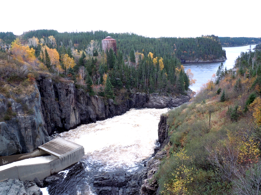 Sainte-Marguerite River dam road 138 Côte-Nord Quebec PC Scotiana october 2010