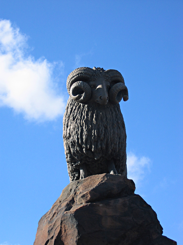 Ram monument - Moffat - Dumfries & Galloway - Scotland  © 2004 Scotiana