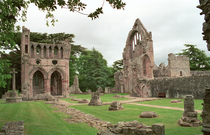 Scottish Borders Dryburgh Abbey  © 2001 Scotiana