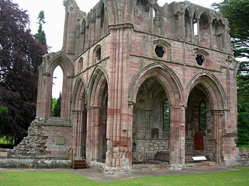 Scottish Borders Dryburgh Abbey Walter Scott's grave  © 2006 Scotiana