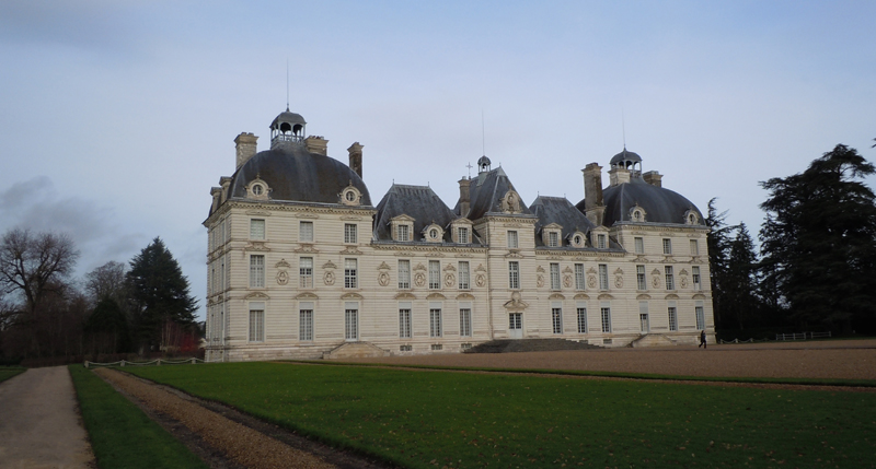 Château de Cheverny - view of the façade © 2012 Scotiana