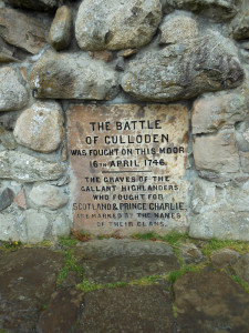 Culloden battlefield monument © 2012 Scotiana