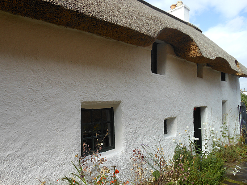 Hugh Miller's thatched cottage in Cromarty © 2012 Scotiana