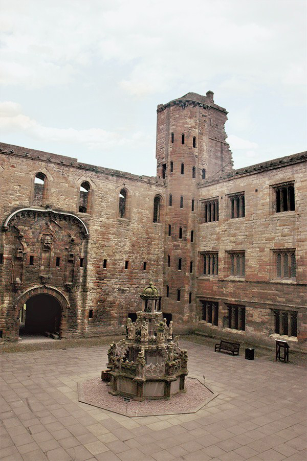 Linlithgow Palace the fountain in the courtyard © 2007 Scotiana