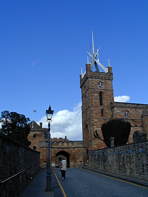 St Michael's Church & Palace Outer Gate Kirkgate Street © 2003 Scotiana