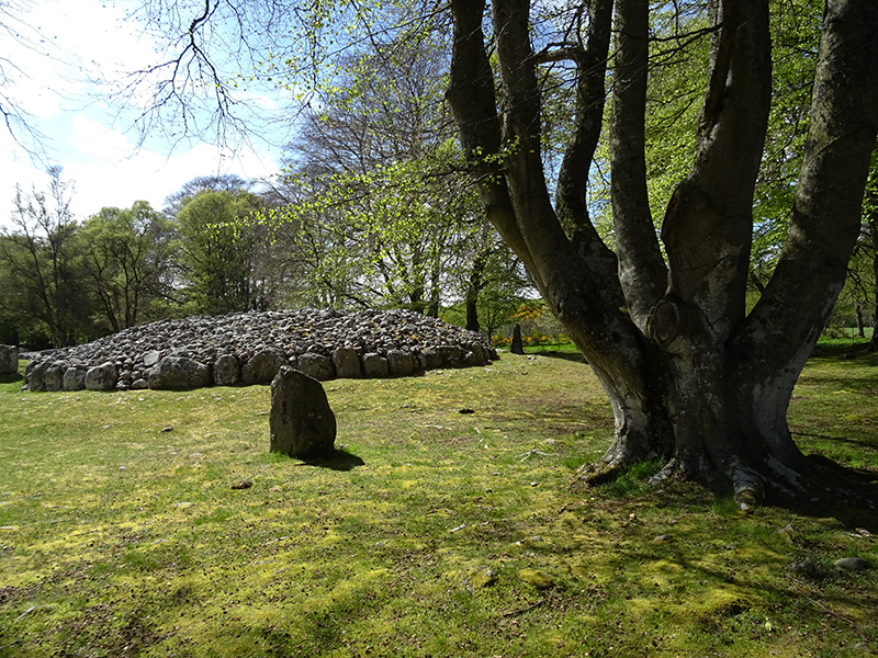 Clava Cairns South West Entrance Passage Cairn © 2015 Scotiana