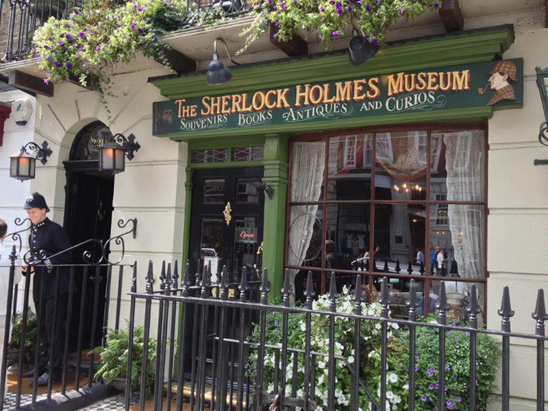 The Sherlock Holmes Museum 221 Baker StreetLondon © 2019 Scotiana