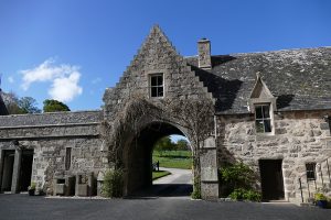 Drum Castle archay exit with two cheese-presses on the left Drum Castle chapel © 2015 Scotiana