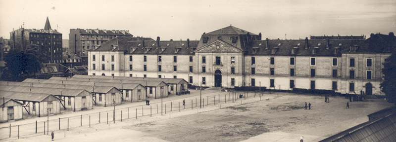 Old postcard Caserne Saint-Denis - Source Archives de la Ville de Saint Denis